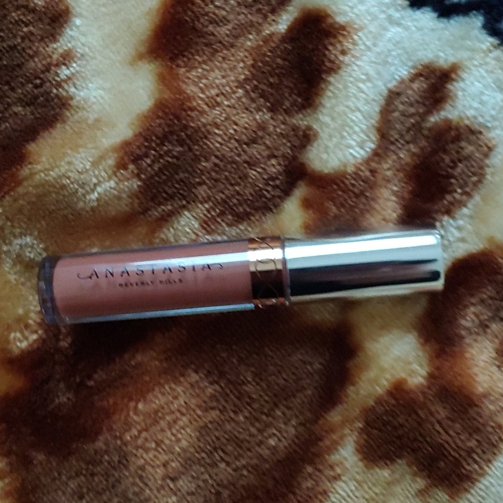 NEW ANASTASIA liquid lipstick